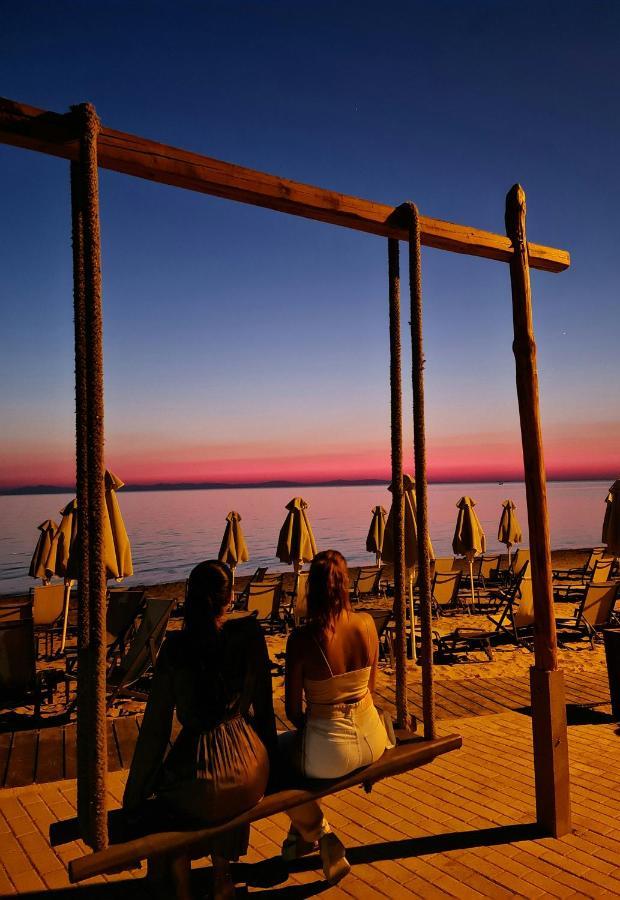 Hotel Golden Sun Néa Meságkala Exteriör bild