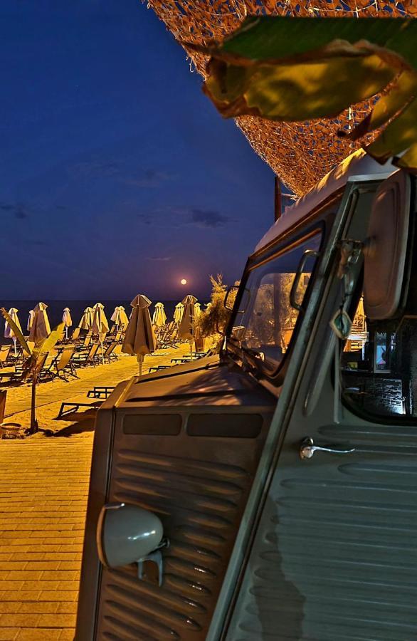 Hotel Golden Sun Néa Meságkala Exteriör bild