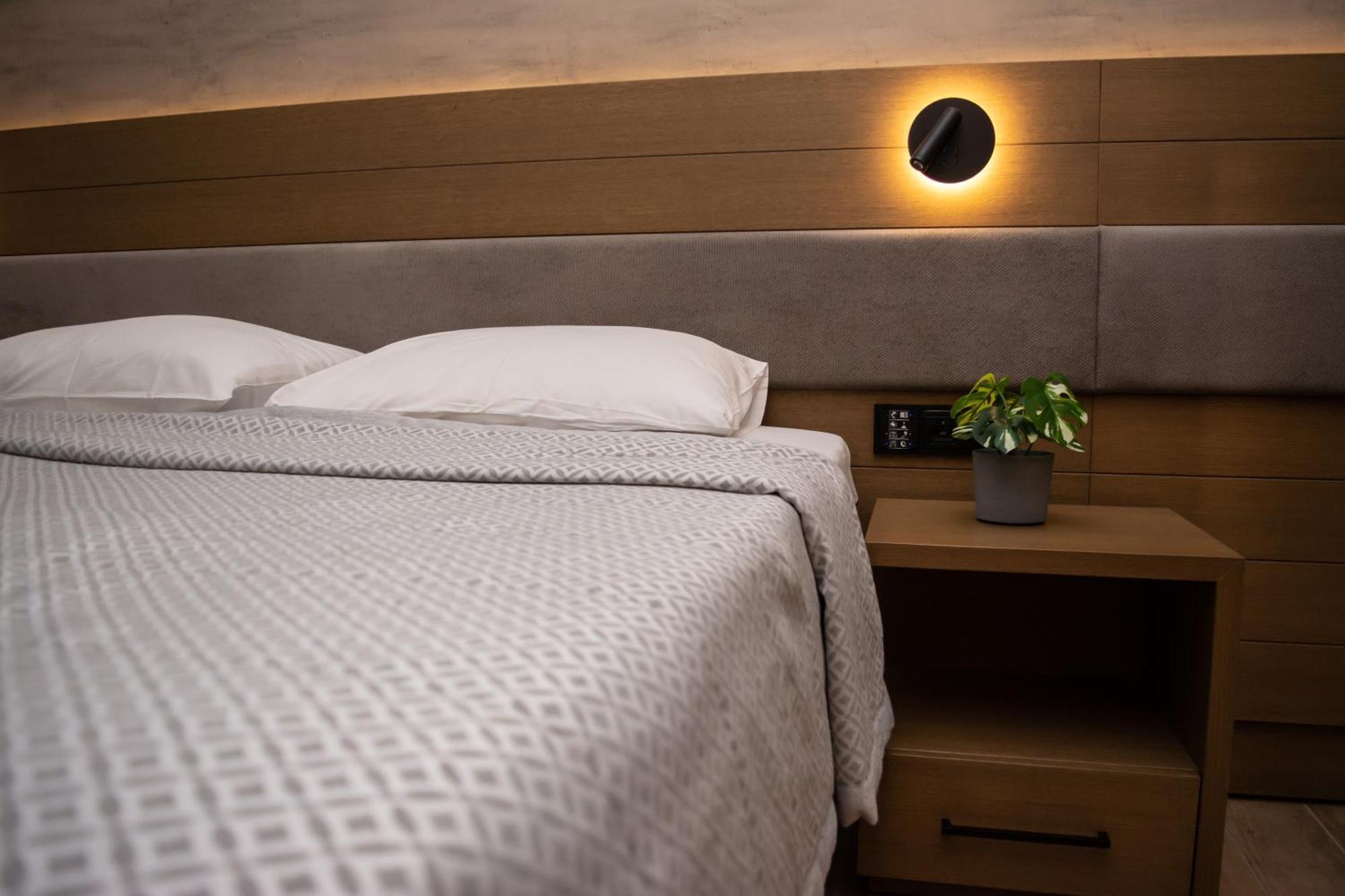 Hotel Golden Sun Néa Meságkala Exteriör bild